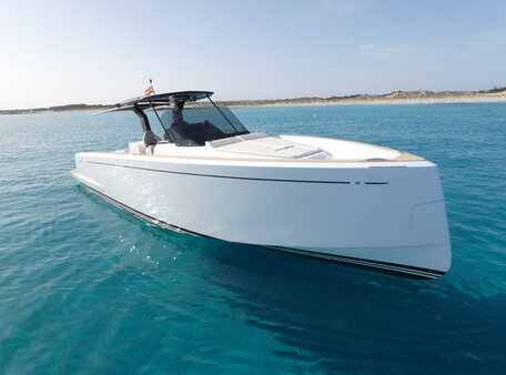 Rent Pardo Yachts 38 Playyacht in Ibiza