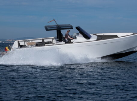 Rent Fjord 40 open SIXTY NINE in Ibiza